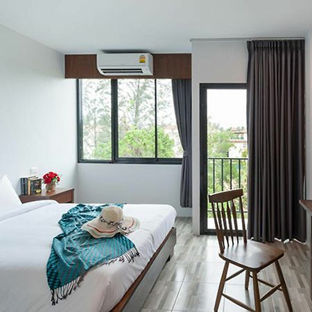 The Sixteenth Surin Beach Hotel Phuket Eksteriør bilde