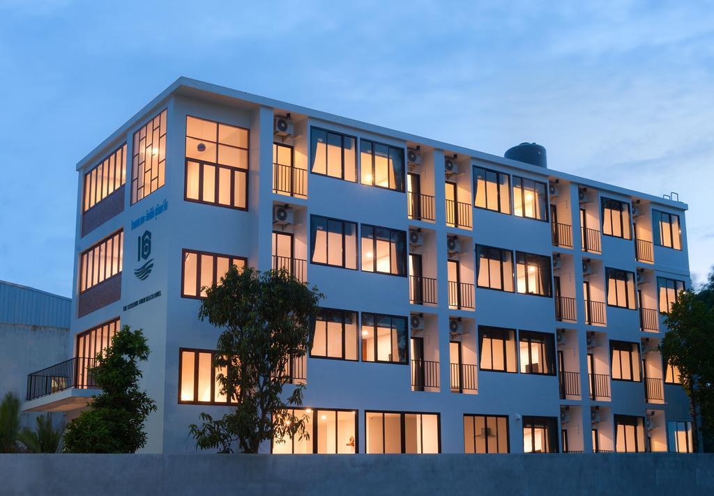 The Sixteenth Surin Beach Hotel Phuket Eksteriør bilde