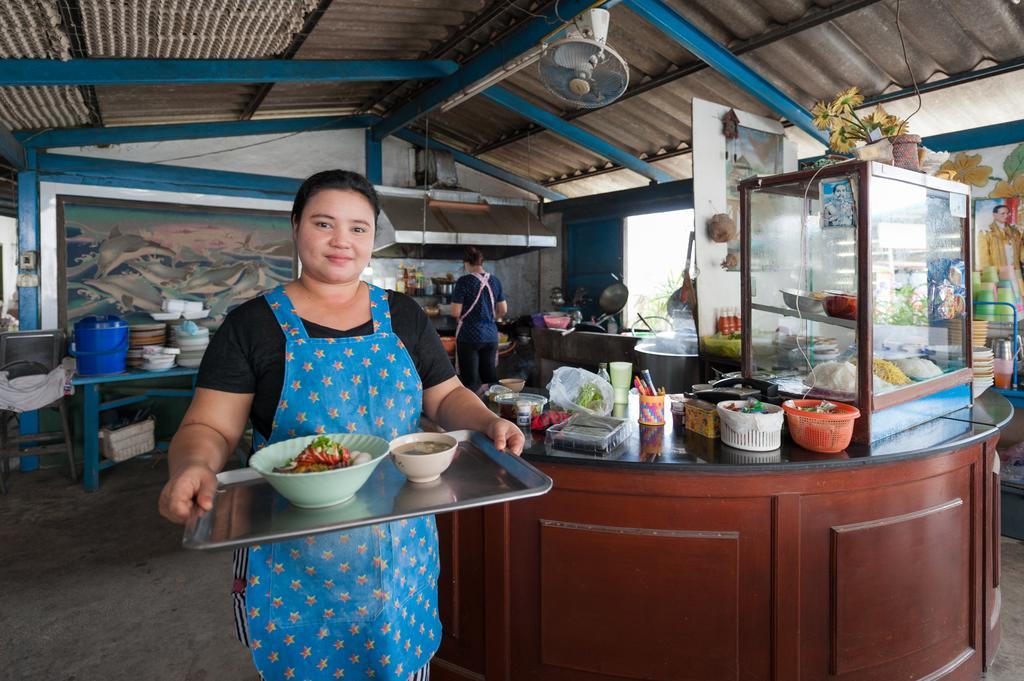 The Sixteenth Surin Beach Hotel Phuket Eksteriør bilde