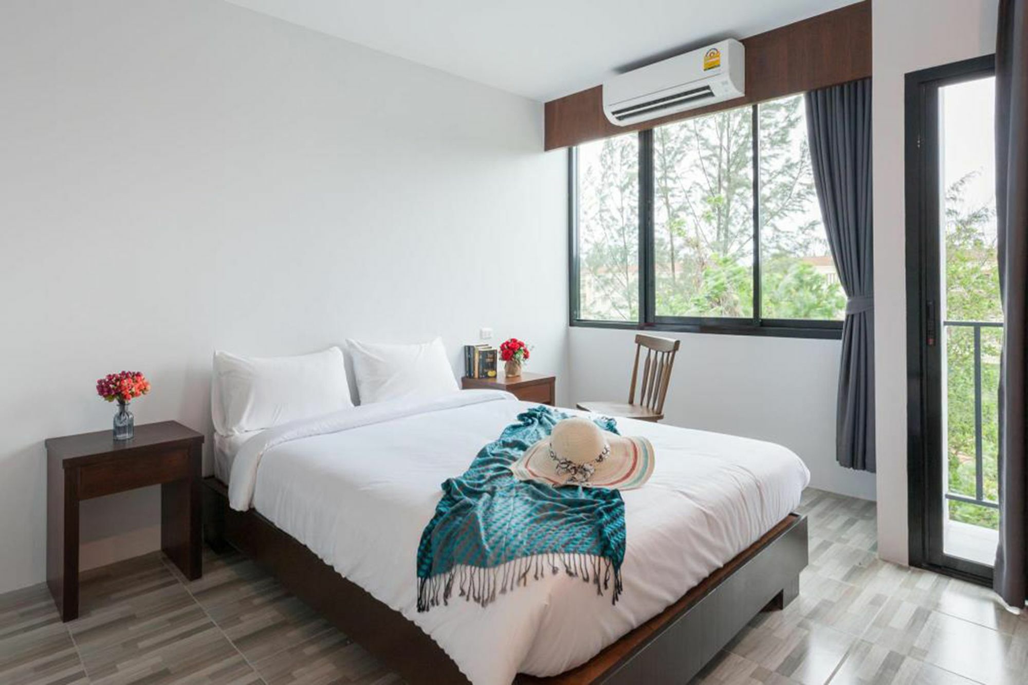 The Sixteenth Surin Beach Hotel Phuket Eksteriør bilde